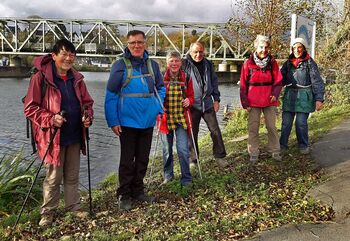 Wandergruppe am Baldeneysee